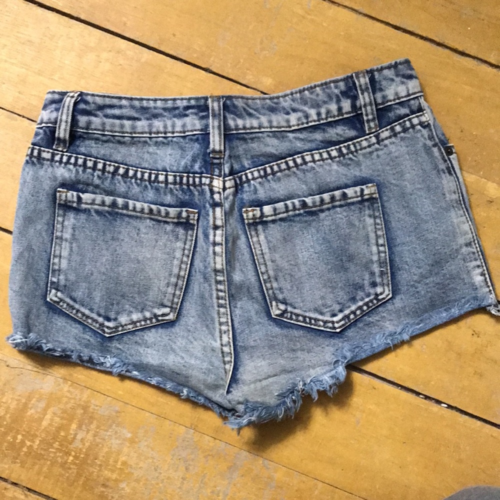 jean shorts with patchwork - Picture 2 of 3